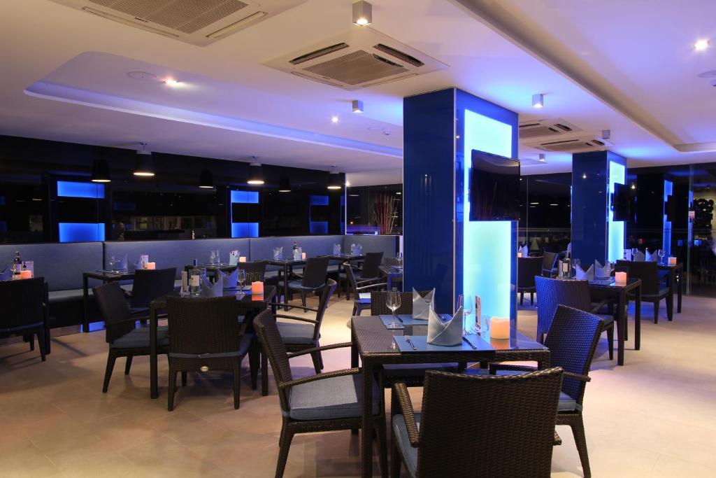 Twin Sands Resort & Spa